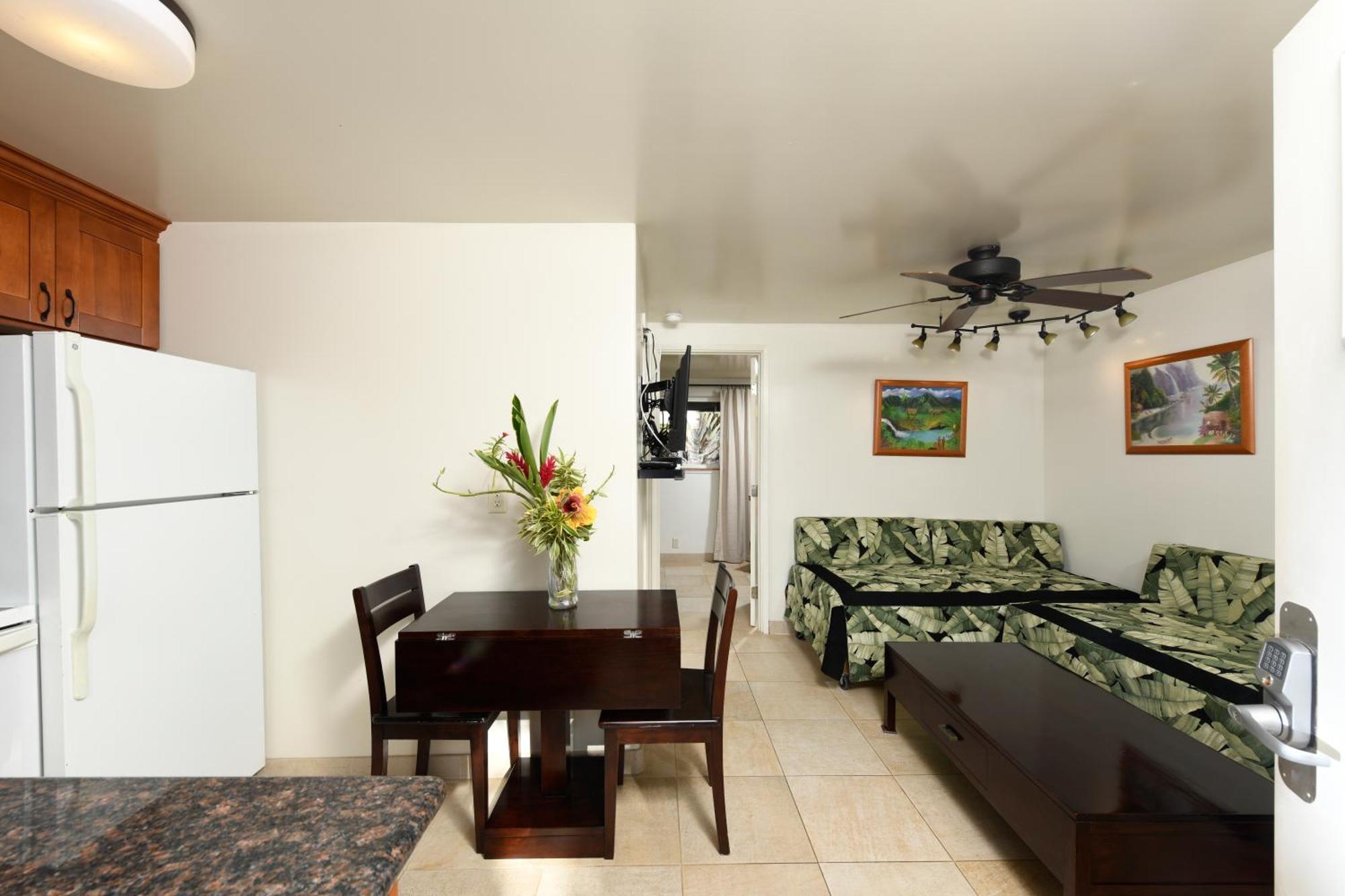 Nona Lani Cottages Kihei Room photo